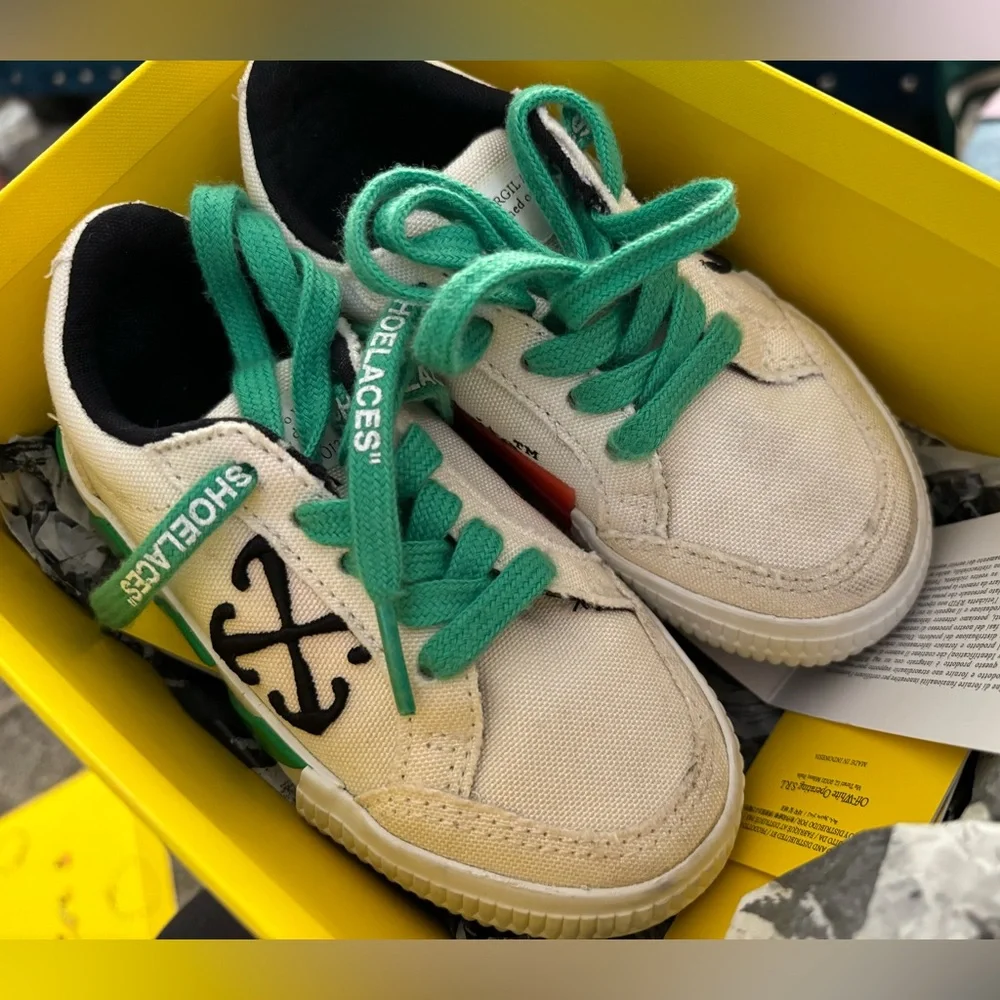 Off-White - Picture 2 of 5